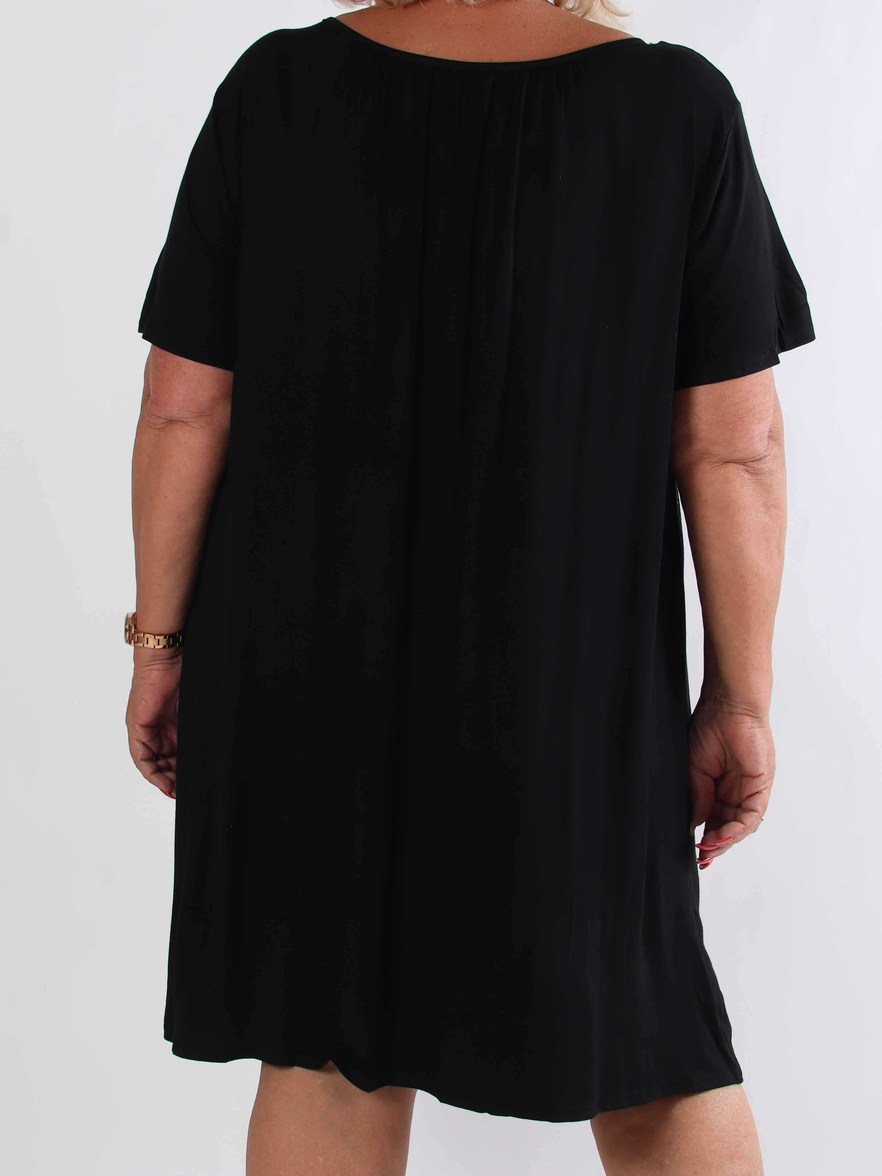 Miravi Sparkle - Løs plus size kjole i elastisk stof med similisten